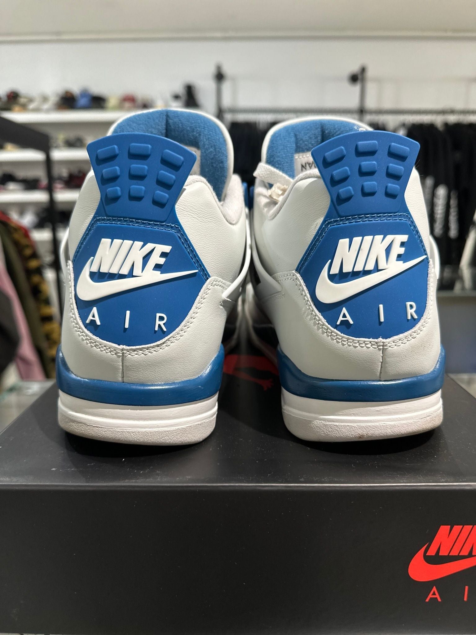Jordan 4 Retro Military Blue (2024) - Pre-Owned Size 10.5
