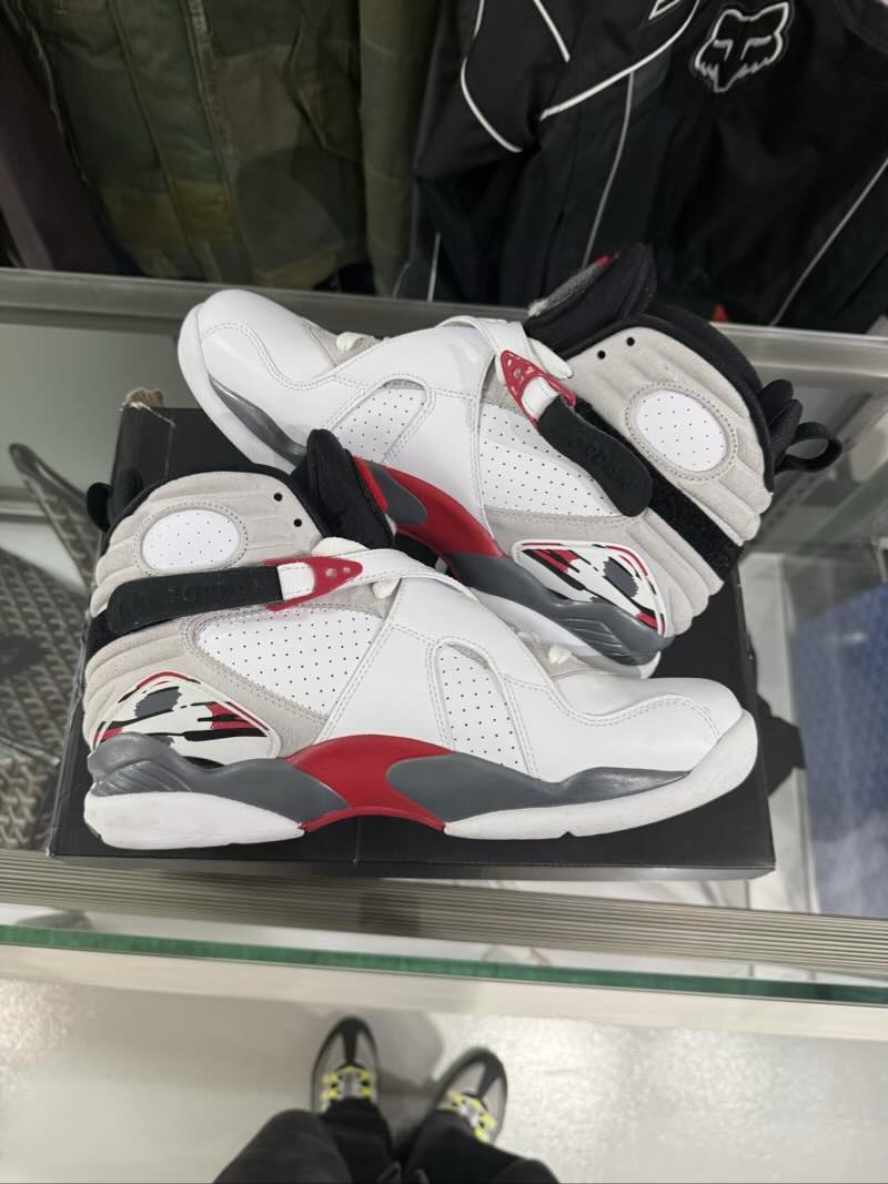 Jordan 8 Retro Alternate - Pre Owned Size 9