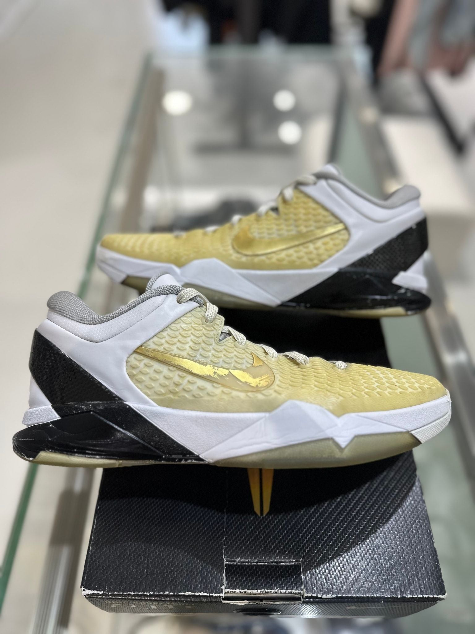 Nike Kobe 7 Elite (Home) - Pre-Owned Size 9.5