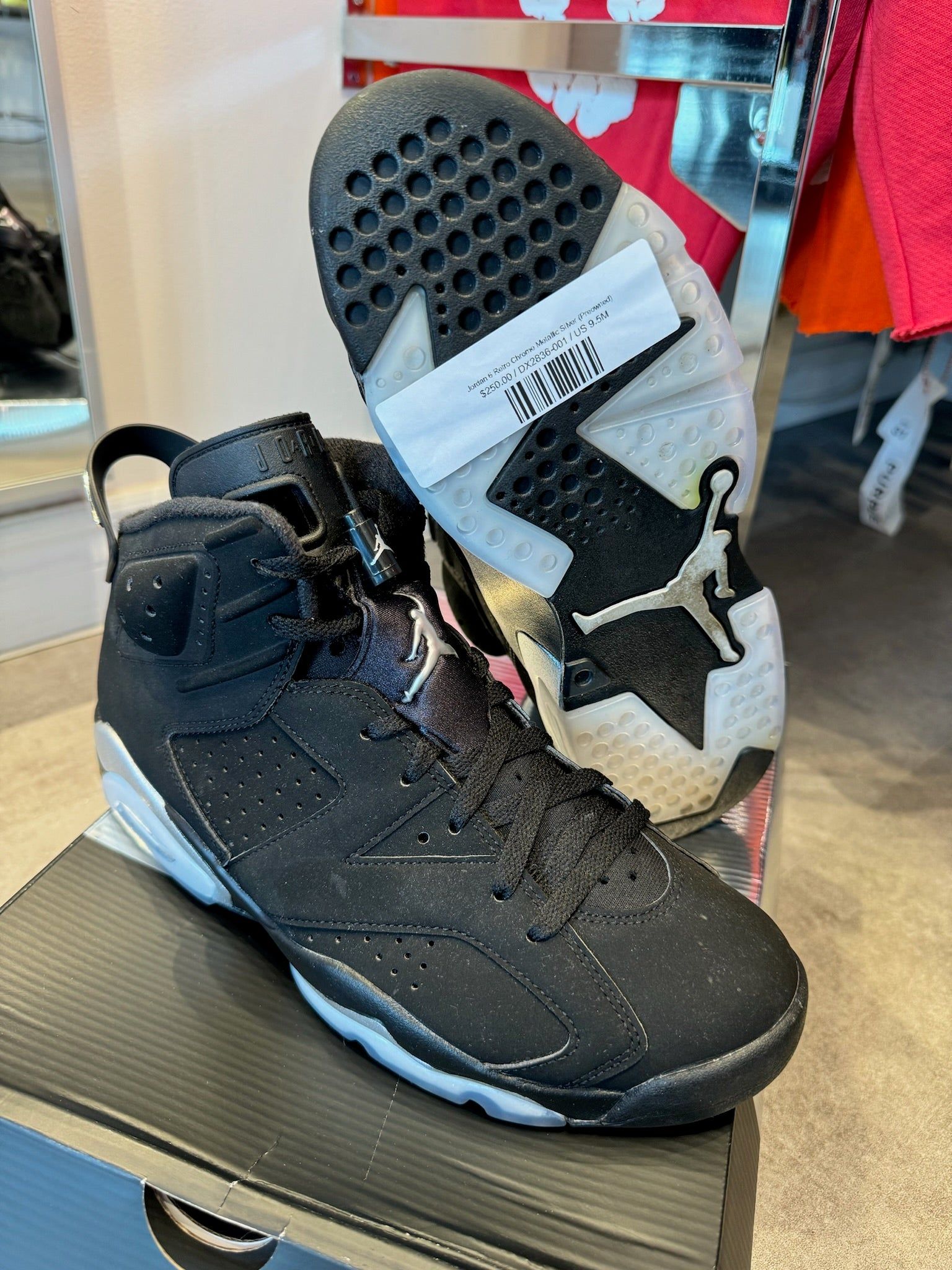 Jordan 6 Retro Chrome Metallic Silver - Pre-Owned Size 9.5