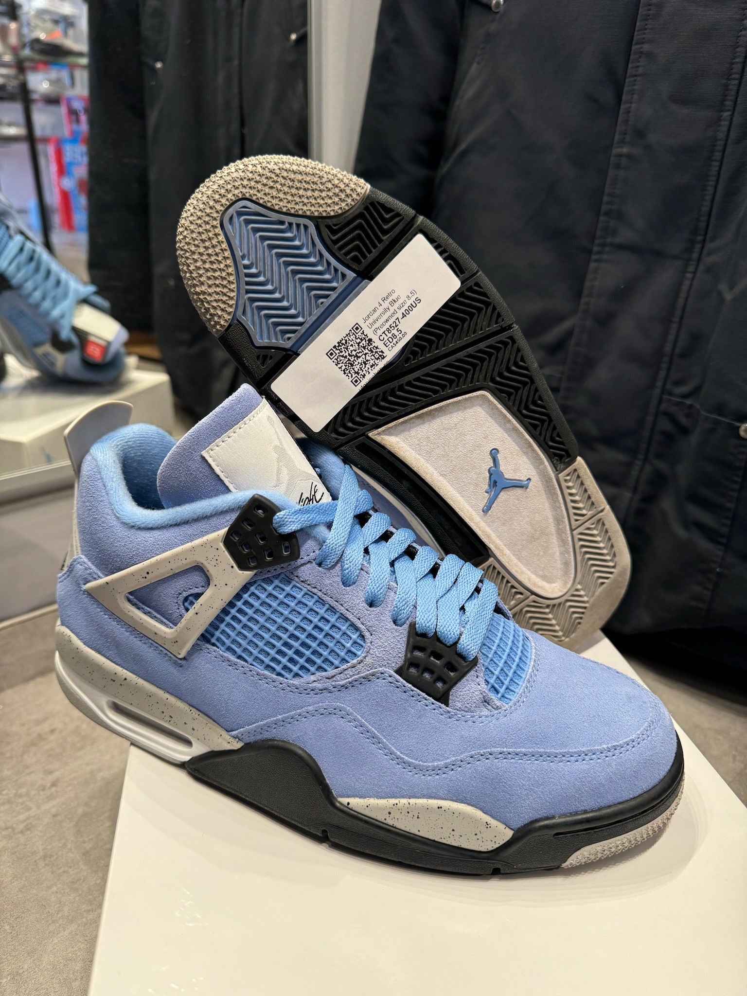 Jordan 4 Retro University Blue - Pre-Owned Size 8.5