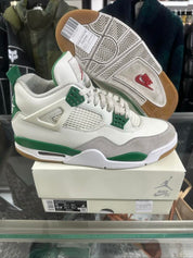 Jordan 4 Retro SB Pine Green - Lightly Pre-Owned Size 11