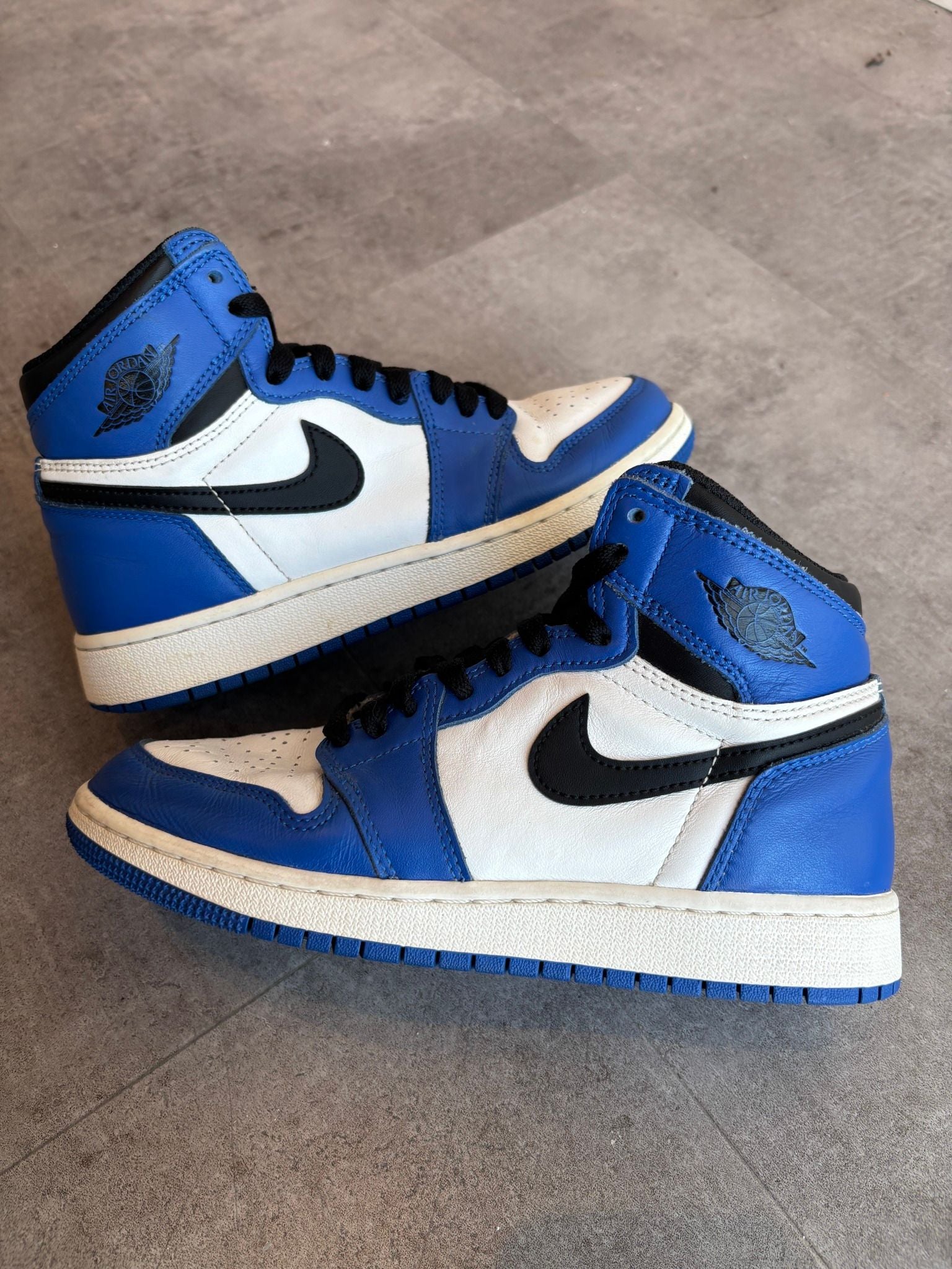 Jordan 1 Retro High Game Royal (GS) - Pre-Owned Size 4Y/5.5W (No Box)