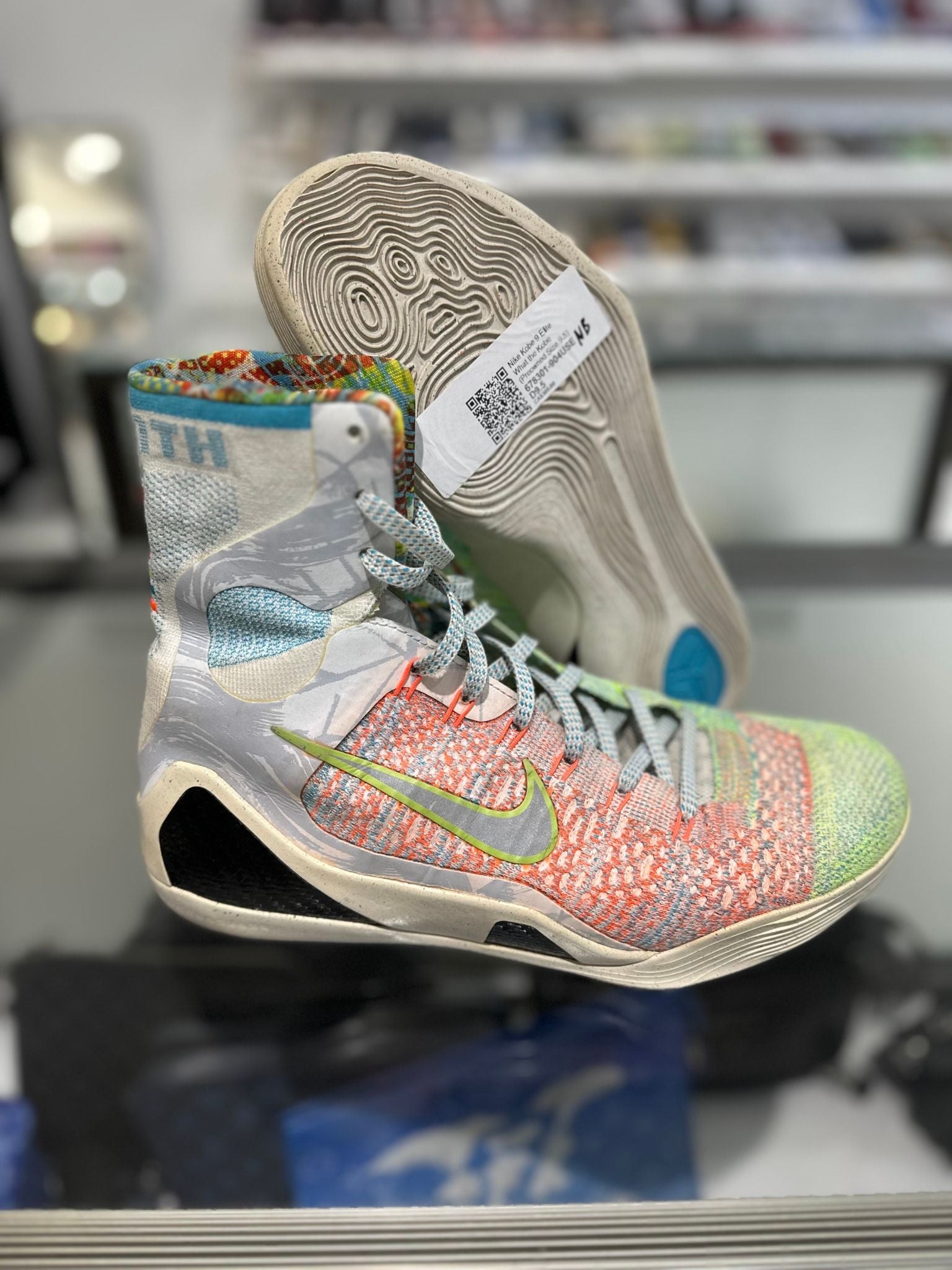 Nike Kobe 9 Elite What the Kobe - Pre-Owned Size 9.5 (No original box)
