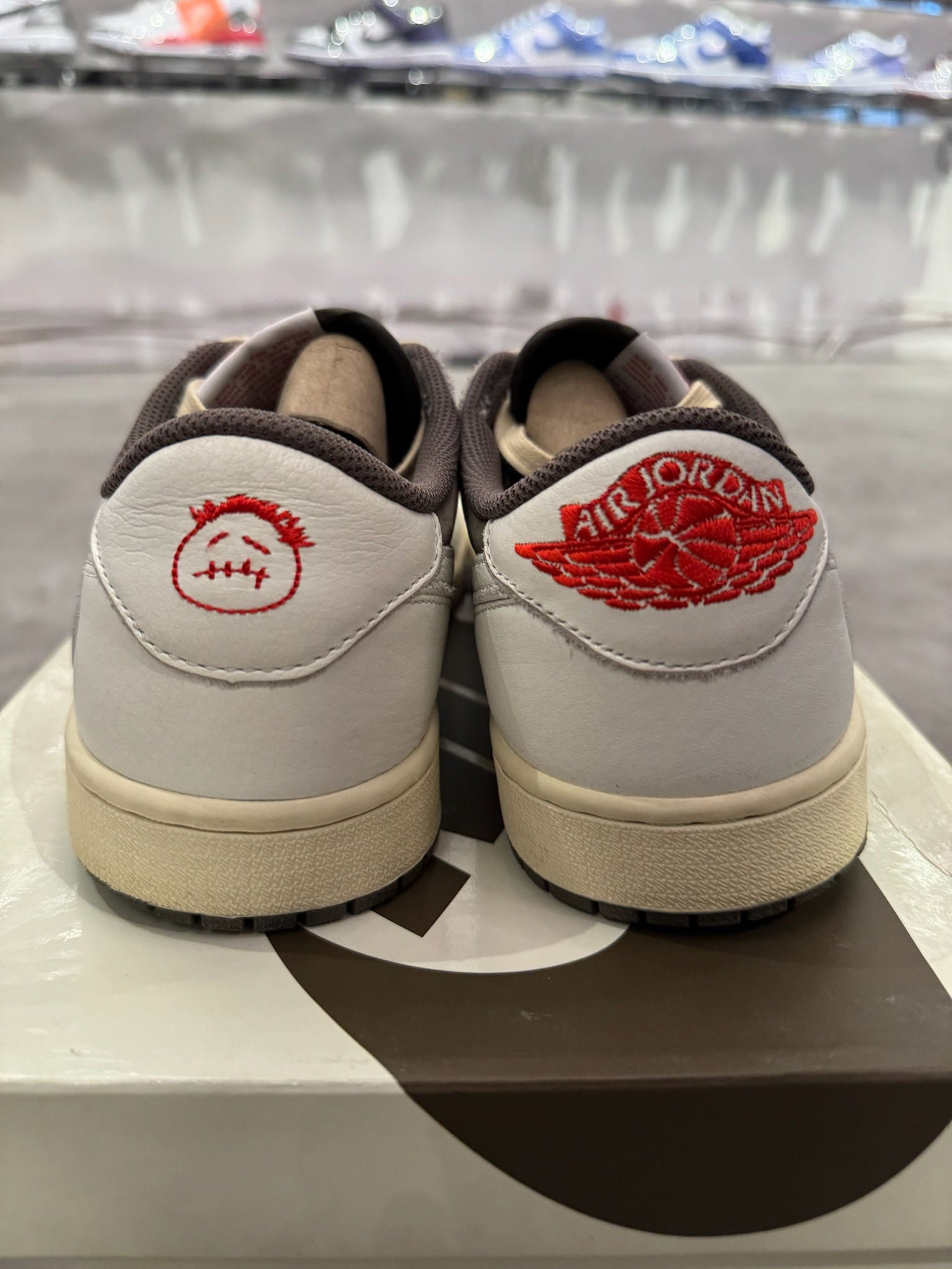 Jordan 1 Retro Low OG SP Travis Scott Reverse Mocha - Pre-Owned Size 9