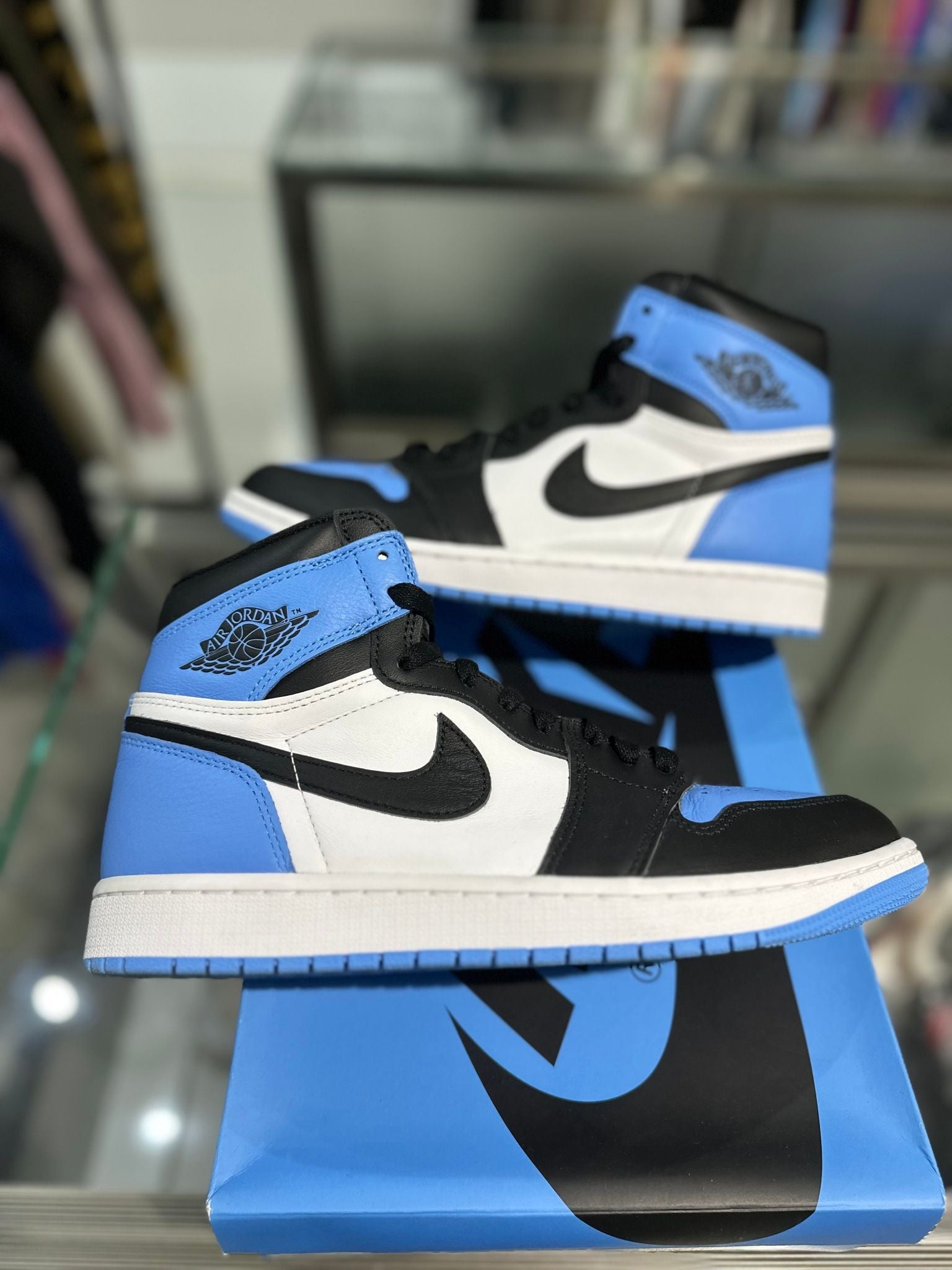 Jordan 1 Retro High UNC Toe - Pre-Owned Size 9