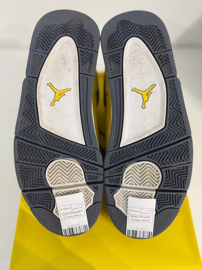 Jordan 4 Retro Lightning (2021) - Pre-Owned Size 9