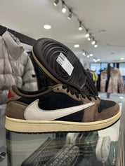 Jordan 1 Retro Low OG SP Travis Scott Mocha - Pre-Owned Size 9.5 (No original box)
