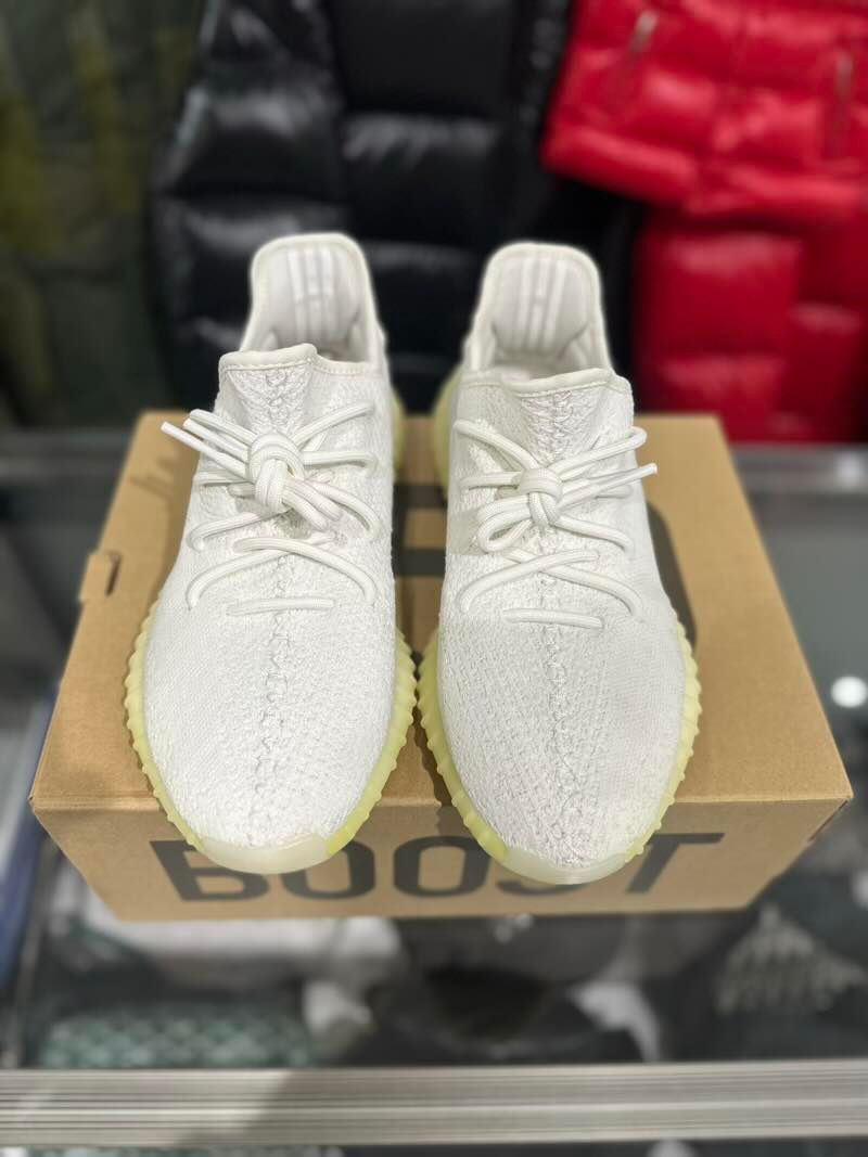 Adidas Yeezy Boost 350 V2 Cream - Pre-Owned Size 9 (No original box)
