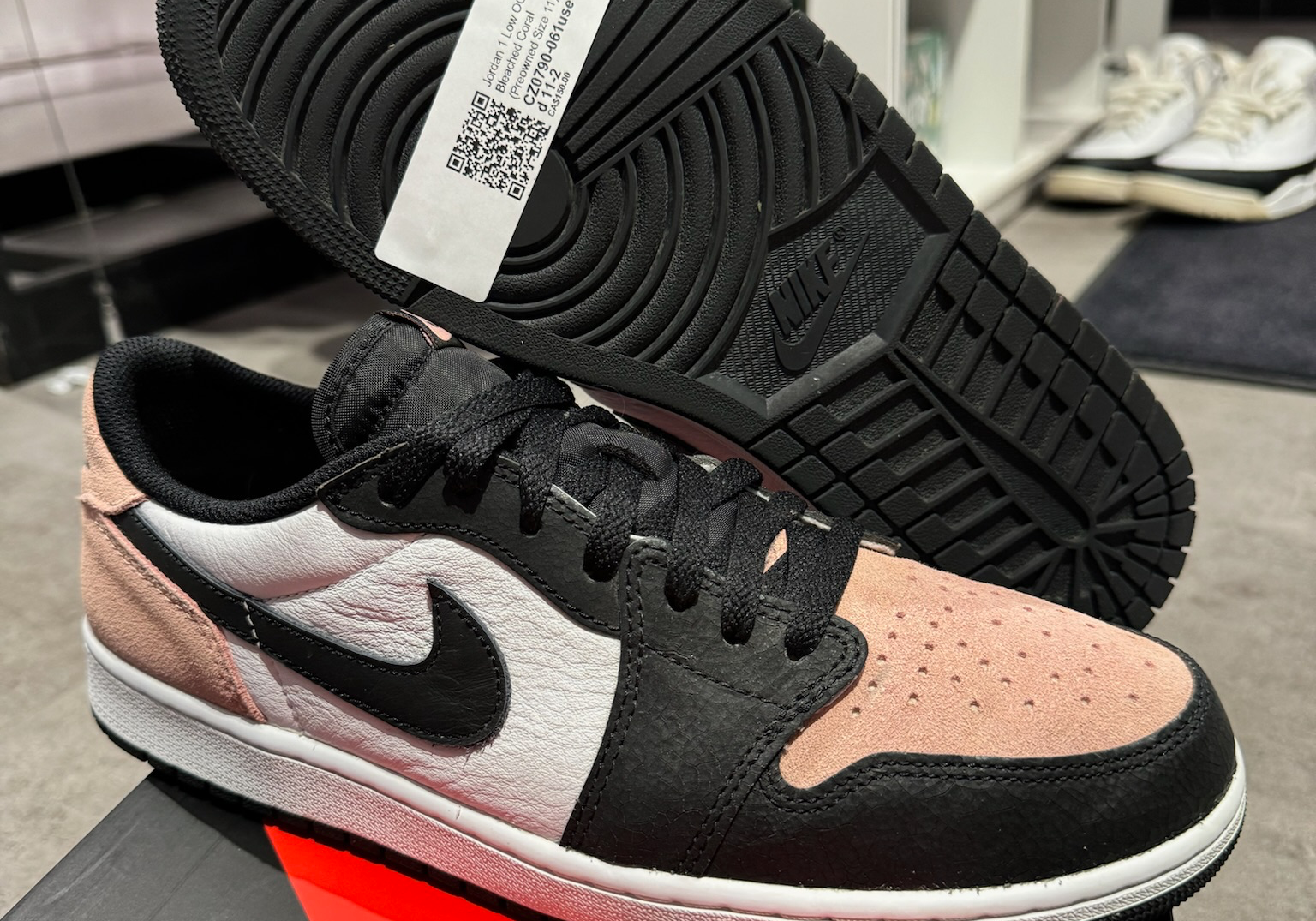 Jordan 1 Low OG Bleached Coral (Preowned Size 11)