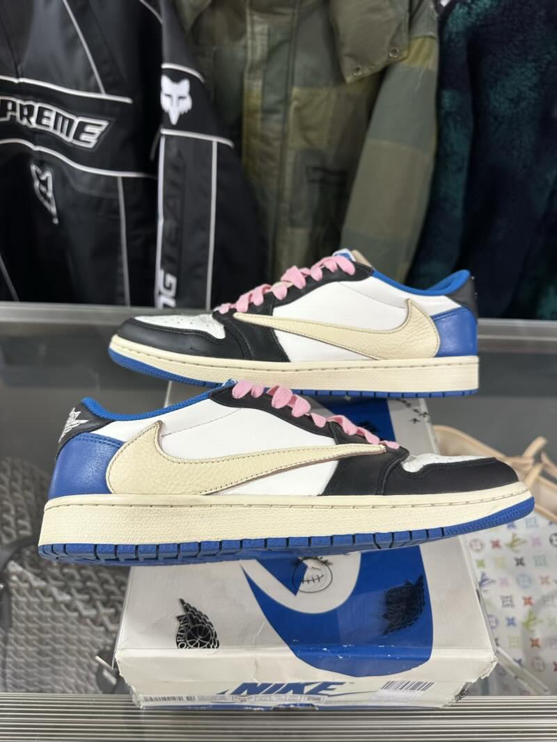 Jordan 1 Retro Low OG SP Fragment x Travis Scott - Pre-Owned Size 8.5