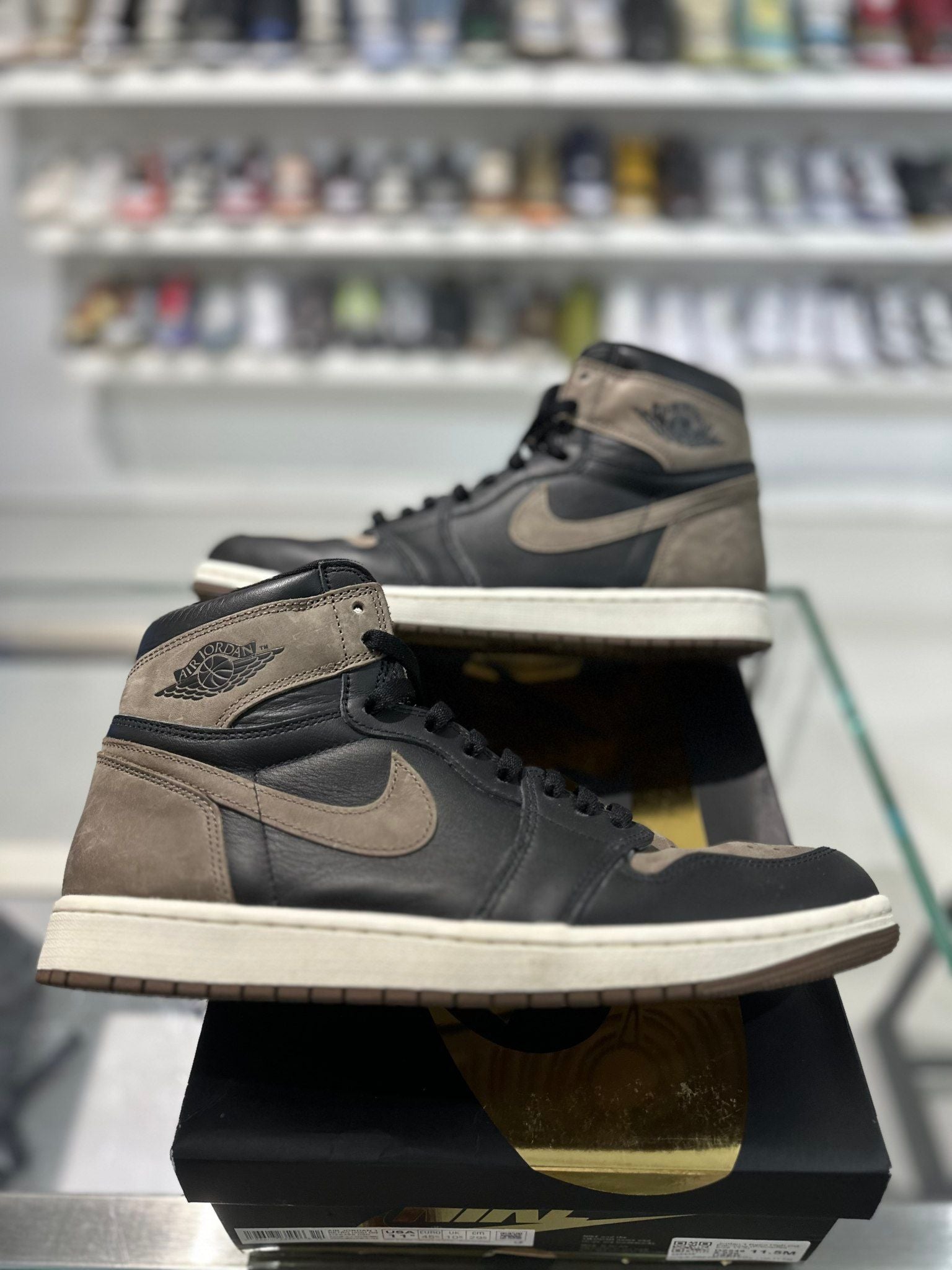 Jordan 1 Retro High OG Palomino - Pre-Owned Size 11.5