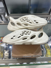 Adidas Yeezy Foam RNNR Sand (Preowned Size 6) - Pre-Owned