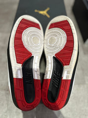 Jordan 2 Retro Low Chicago (2016) - Pre-Owned Size 8.5