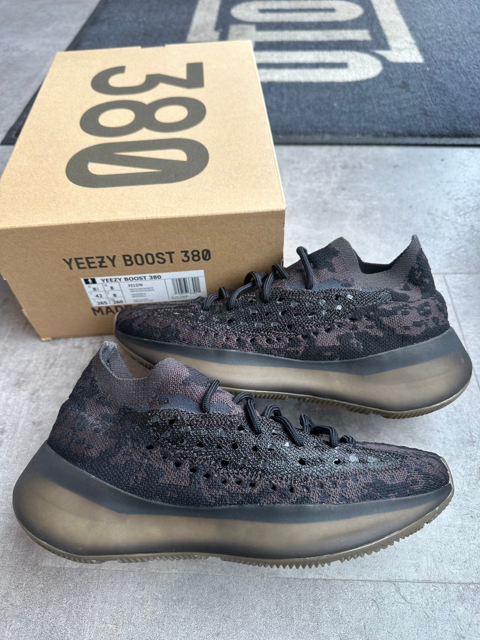 adidas Yeezy Boost 380 Onyx - Pre-Owned Size 8.5