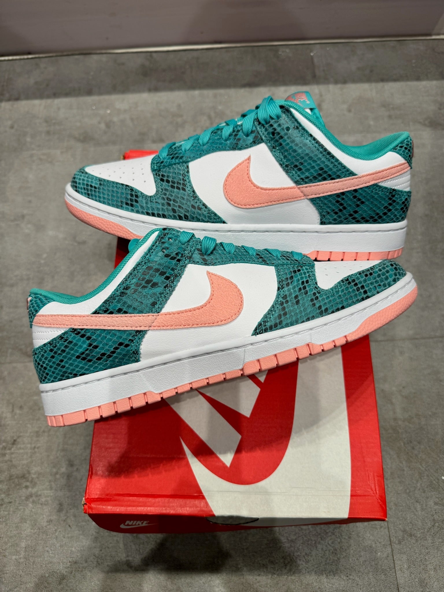 Nike Dunk Low Snake Skin Washed Teal Bleached Coral (Preowned)