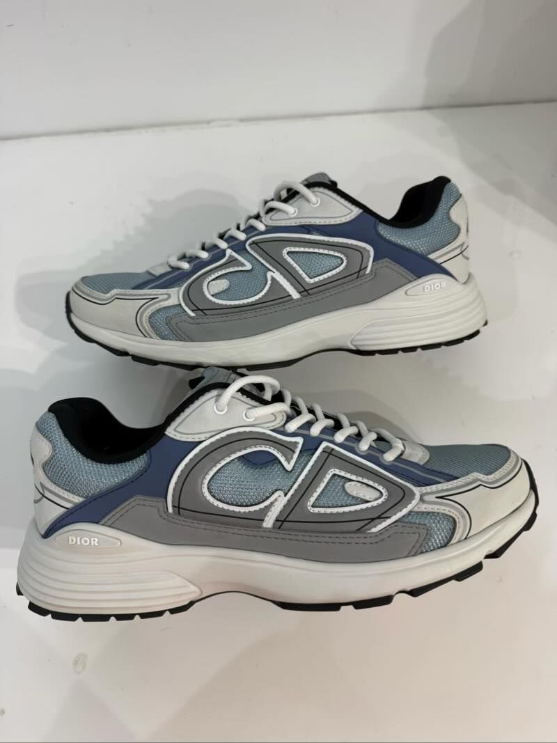 Dior B30 Reflective Light Blue Grey - Pre-Owned Size 10 (No original box)