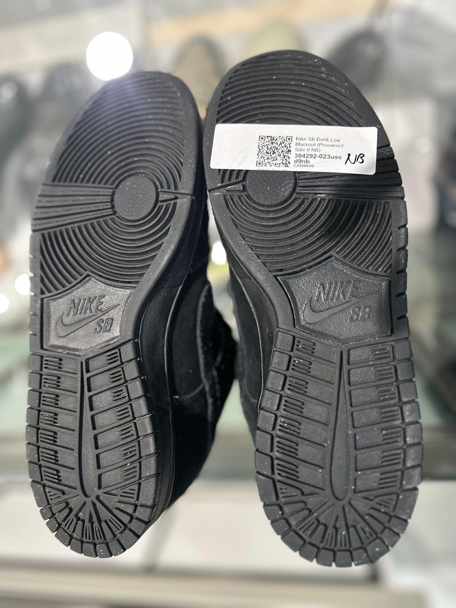 Nike SB Dunk Low Blackout - Pre-Owned Size 9 (No original box)