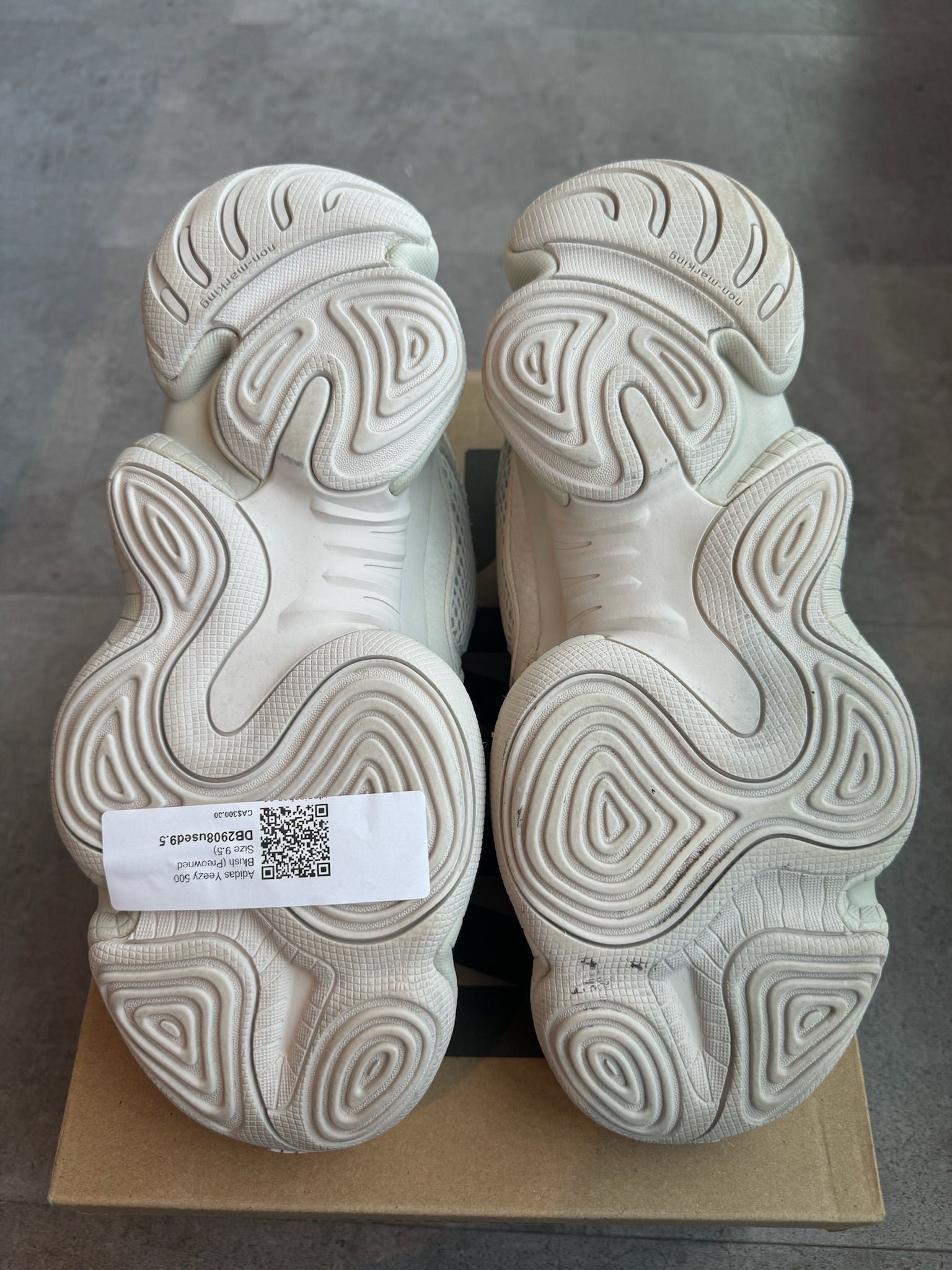 Adidas Yeezy 500 Blush - Pre-Owned Size 9.5