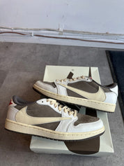 Jordan 1 Retro Low OG SP Travis Scott Reverse Mocha - Pre-Owned Size 8.5