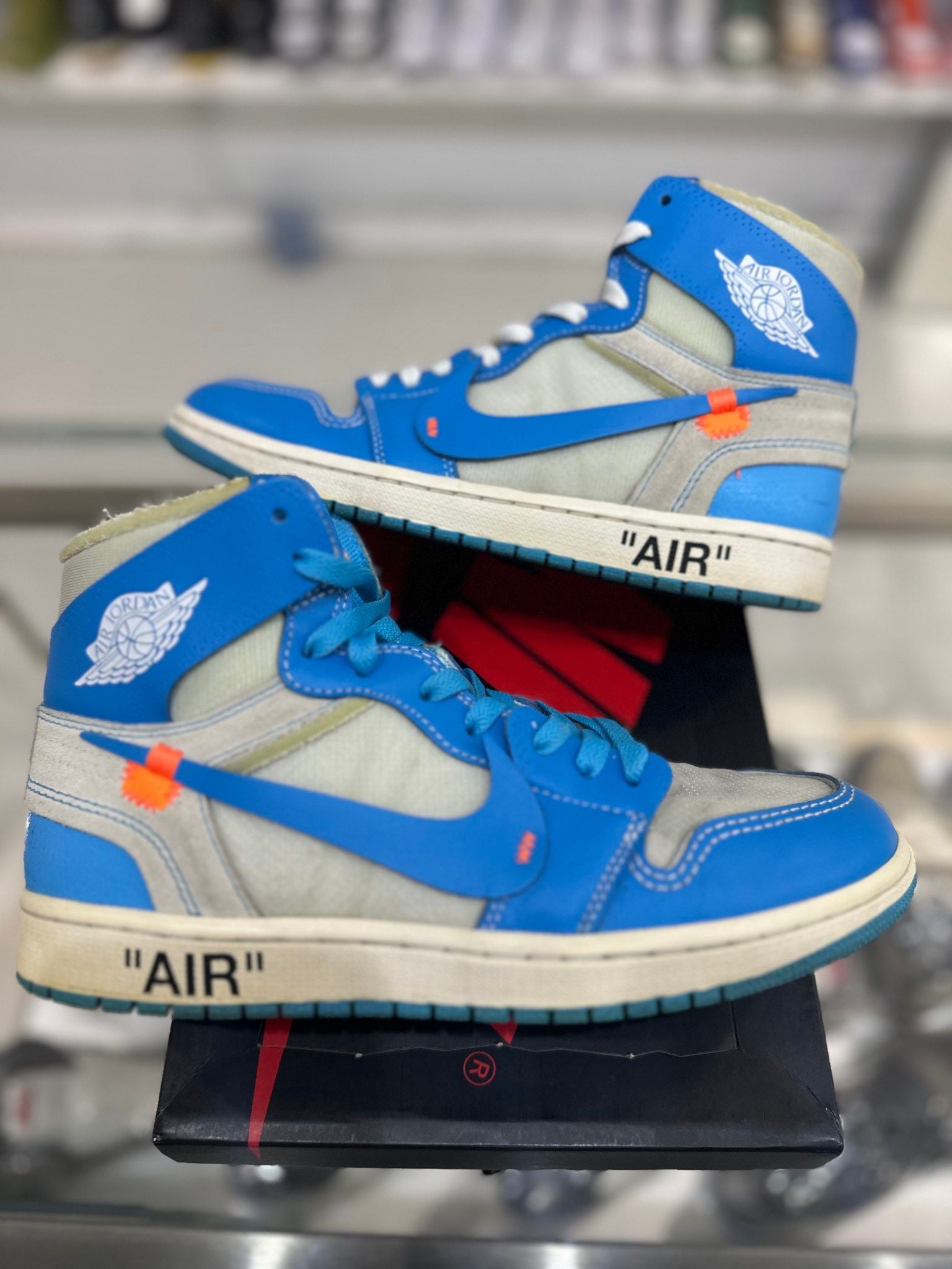 Jordan 1 Retro High Off-White University Blue - Pre-Owned Size 9 (No original box)