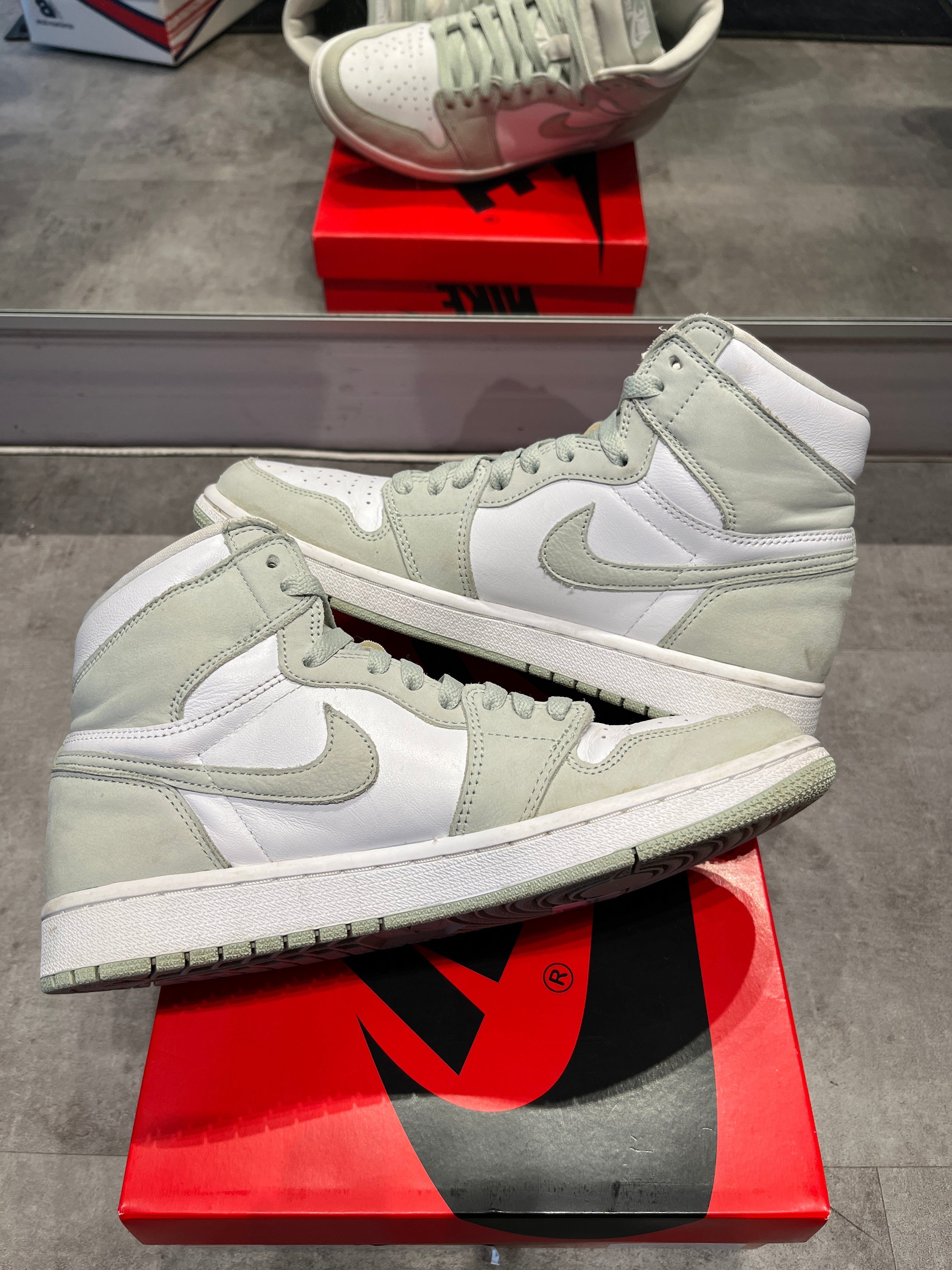 Jordan 1 Retro High Seafoam (W) (Preowned)