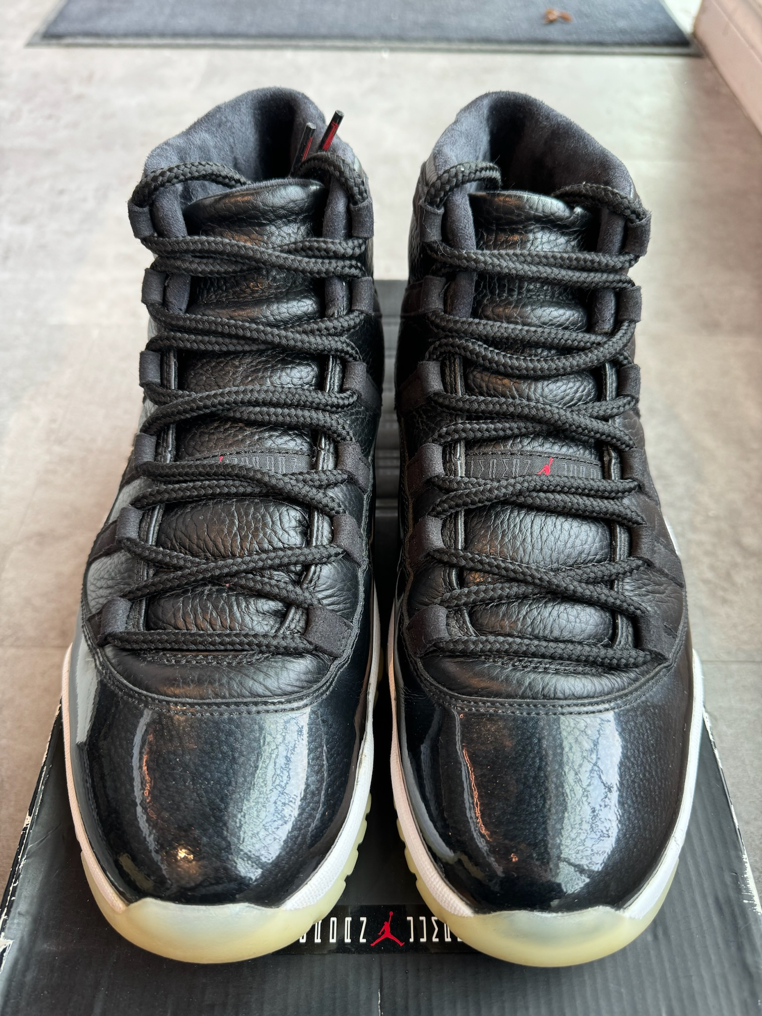 Jordan 11 Retro 72-10 (Preowned Size 10.5)