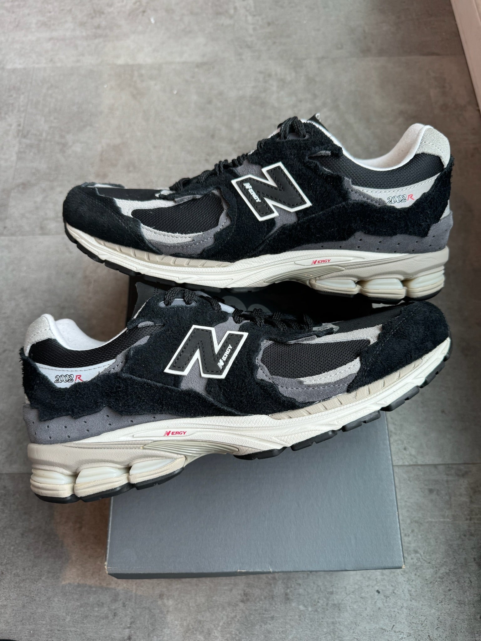 New Balance 2002R Protection Pack Black Grey (Preowned)