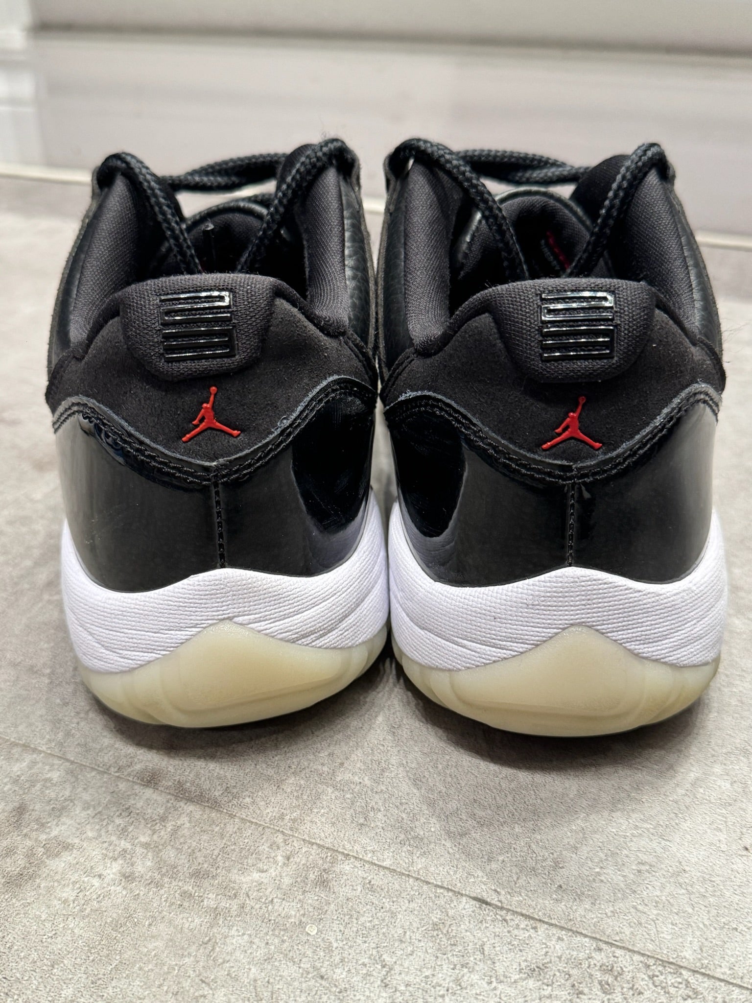 Jordan 11 Retro Low 72-10 (Preowned Size 11)