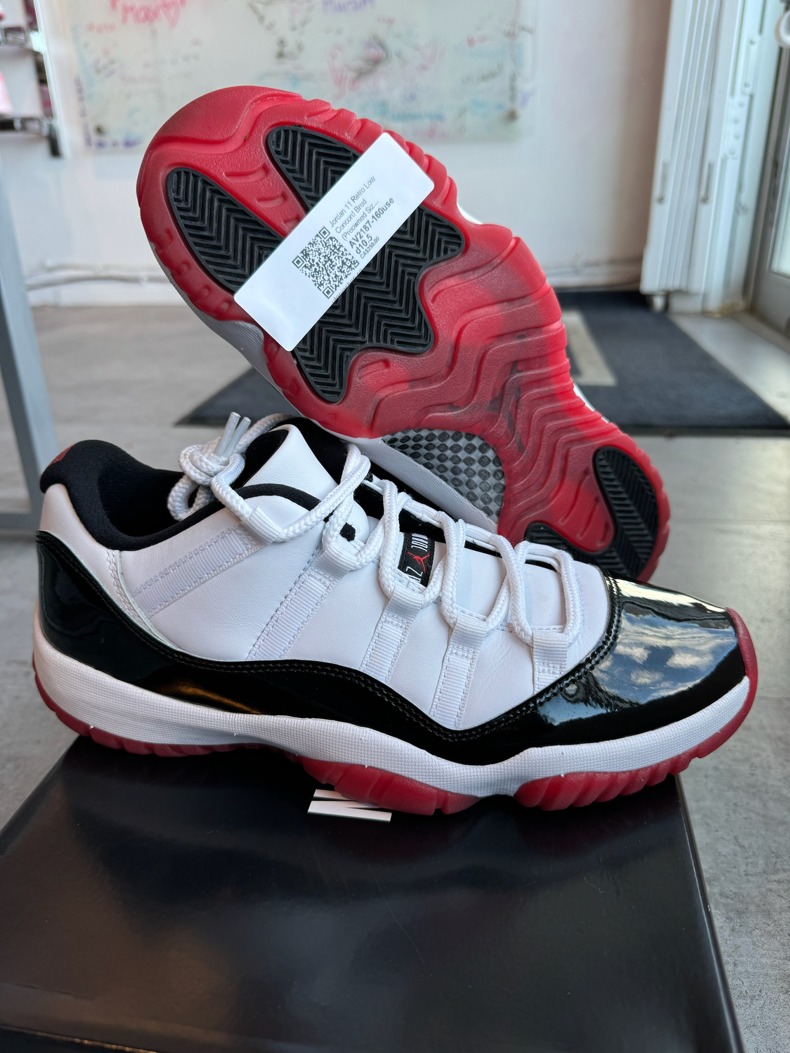 Jordan 11 Retro Low Concord Bred (Preowned Size 10.5)