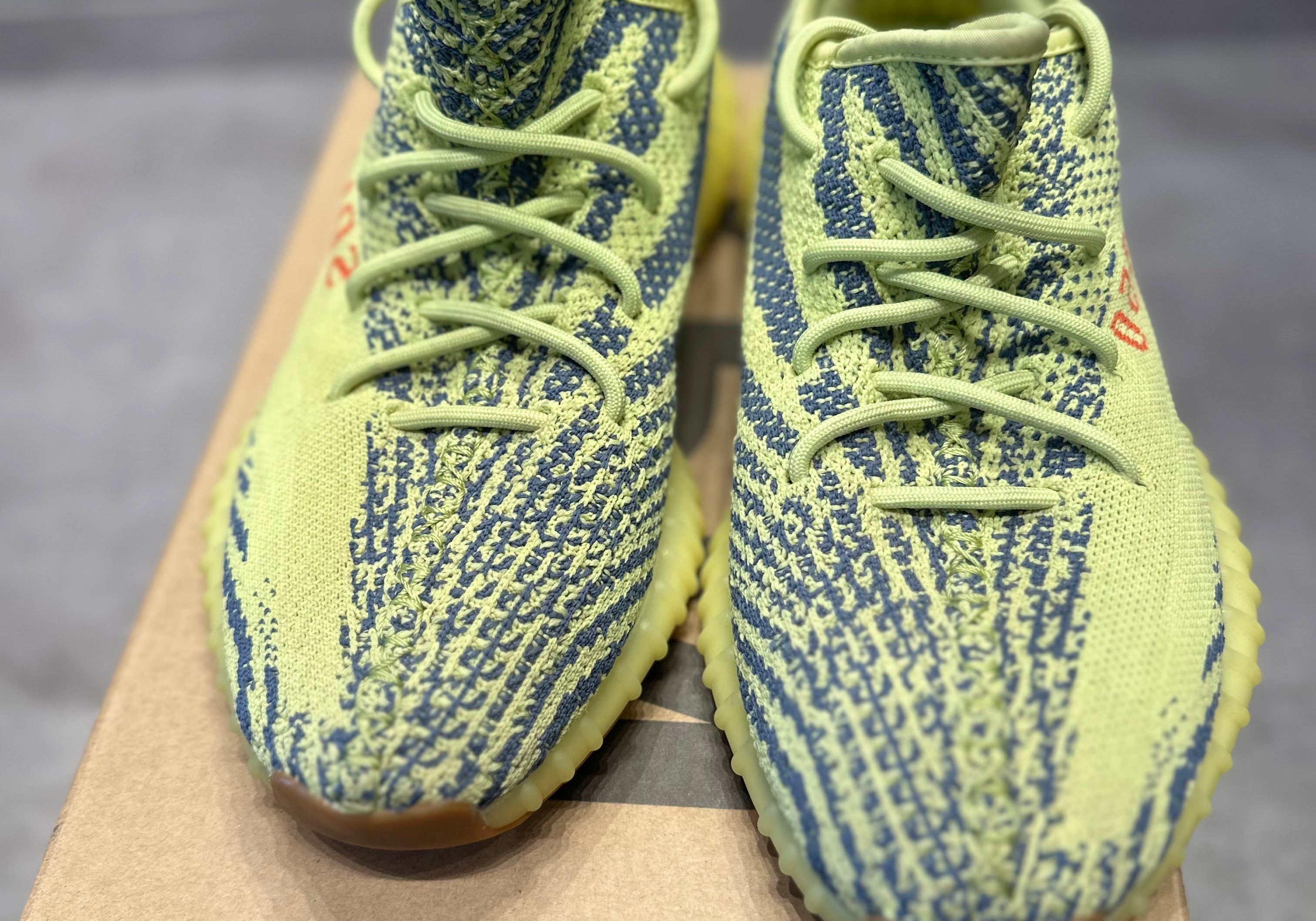 Adidas Yeezy Boost 350 V2 Semi Frozen Yellow (Preowned)