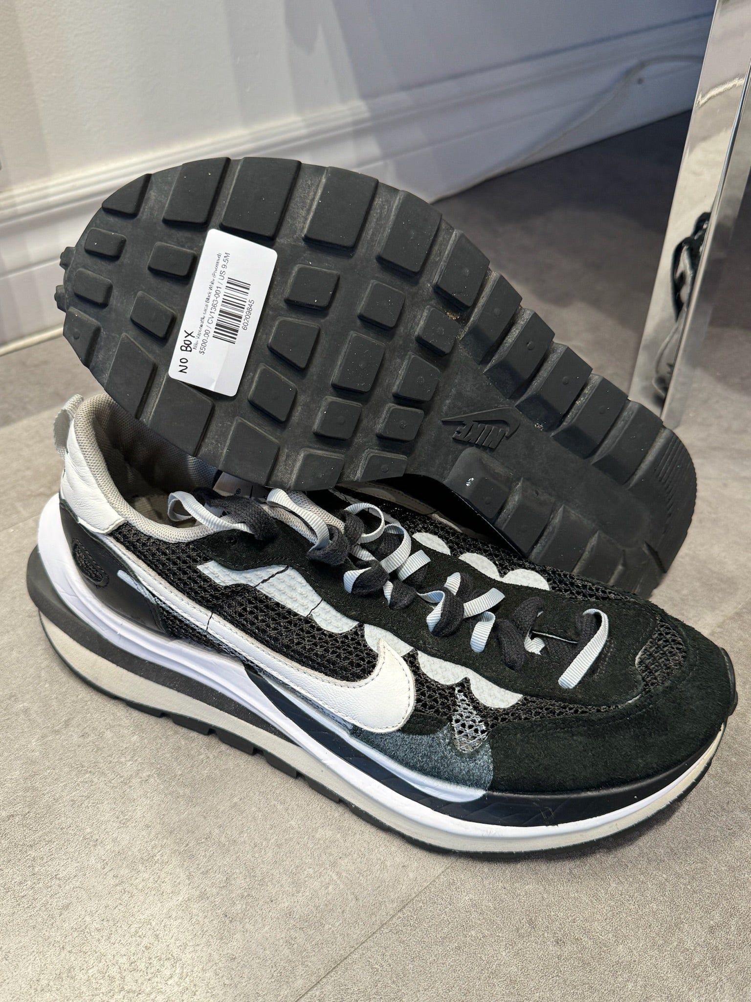 Nike Vaporwaffle sacai Black White (Preowned)