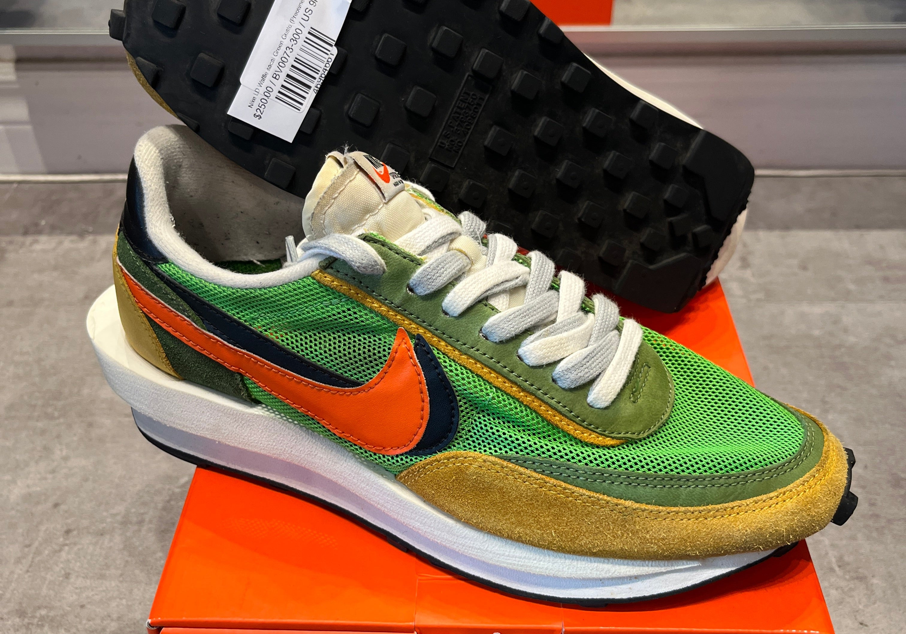 Nike LD Waffle sacai Green Gusto (Preowned)