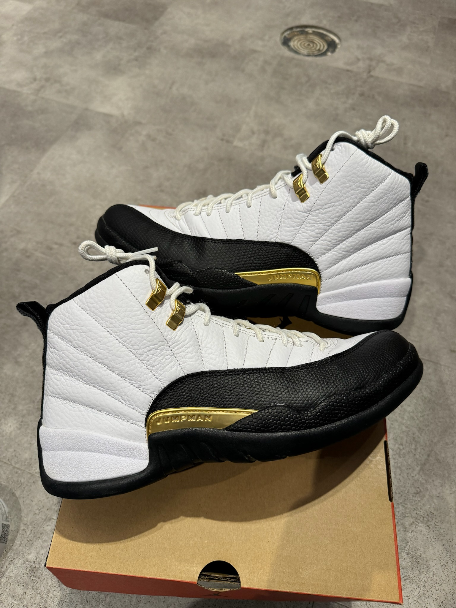 Jordan 12 Retro Royalty Taxi (Preowned Size 10.5)