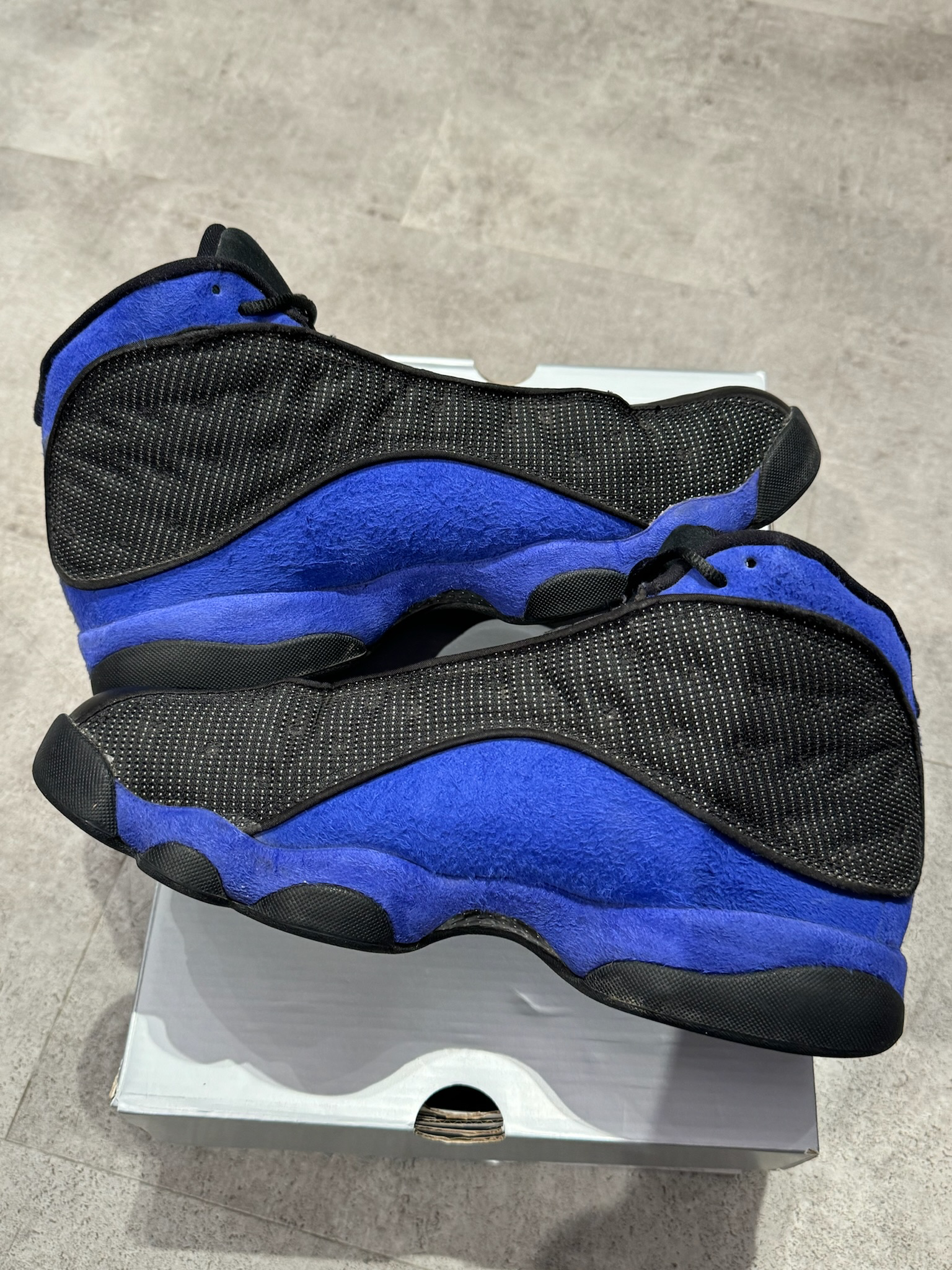 Jordan 13 Retro Black Hyper Royal (Preowned Size 10.5)