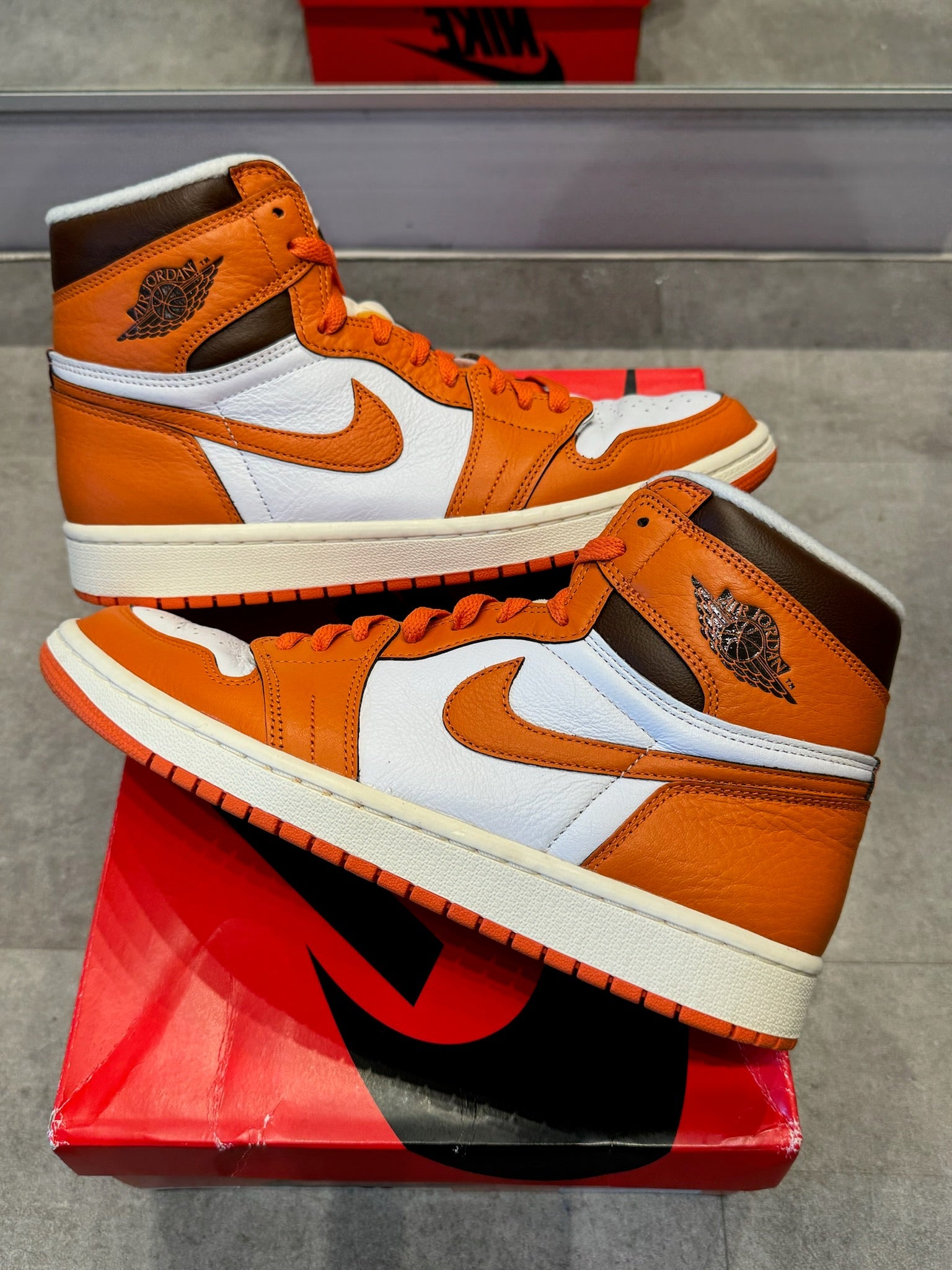 Jordan 1 Retro High Starfish (W) (Preowned Size 8.5M/10W)