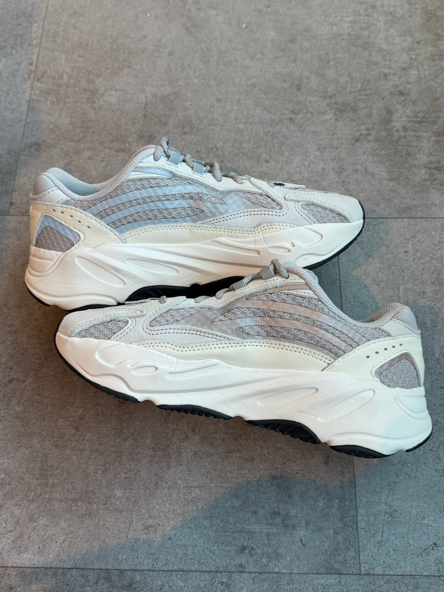 Adidas Yeezy Boost 700 V2 Static (Preowned)