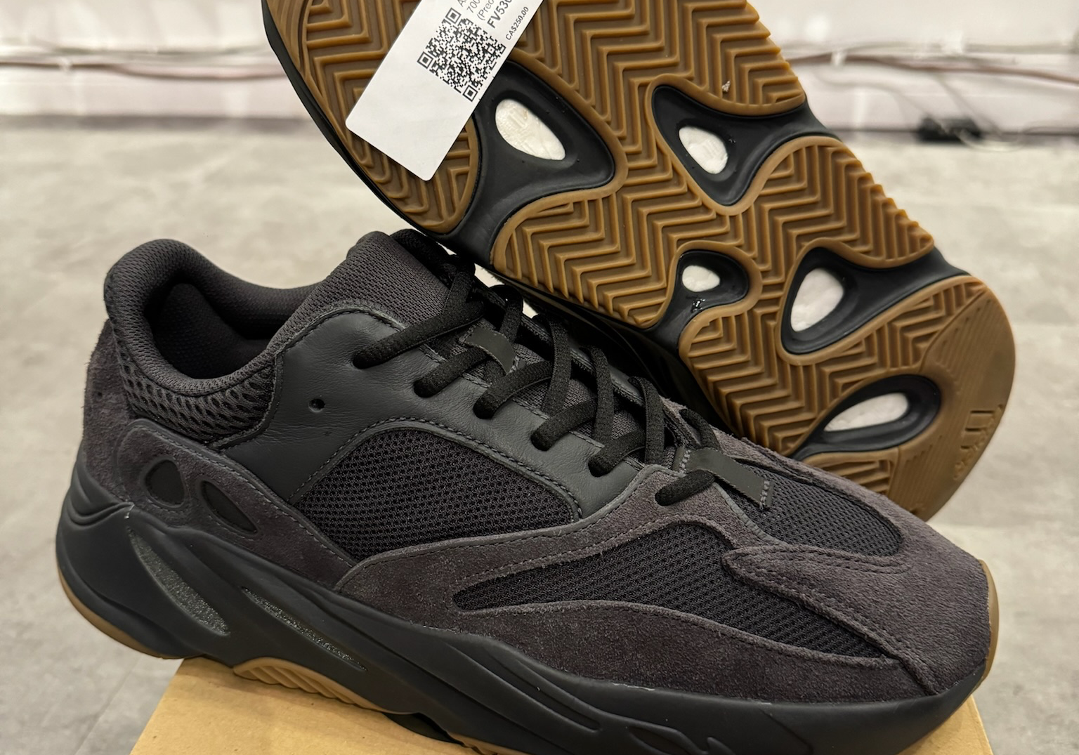 Adidas Yeezy Boost 700 V2 Utility Black (Preowned Size 11)