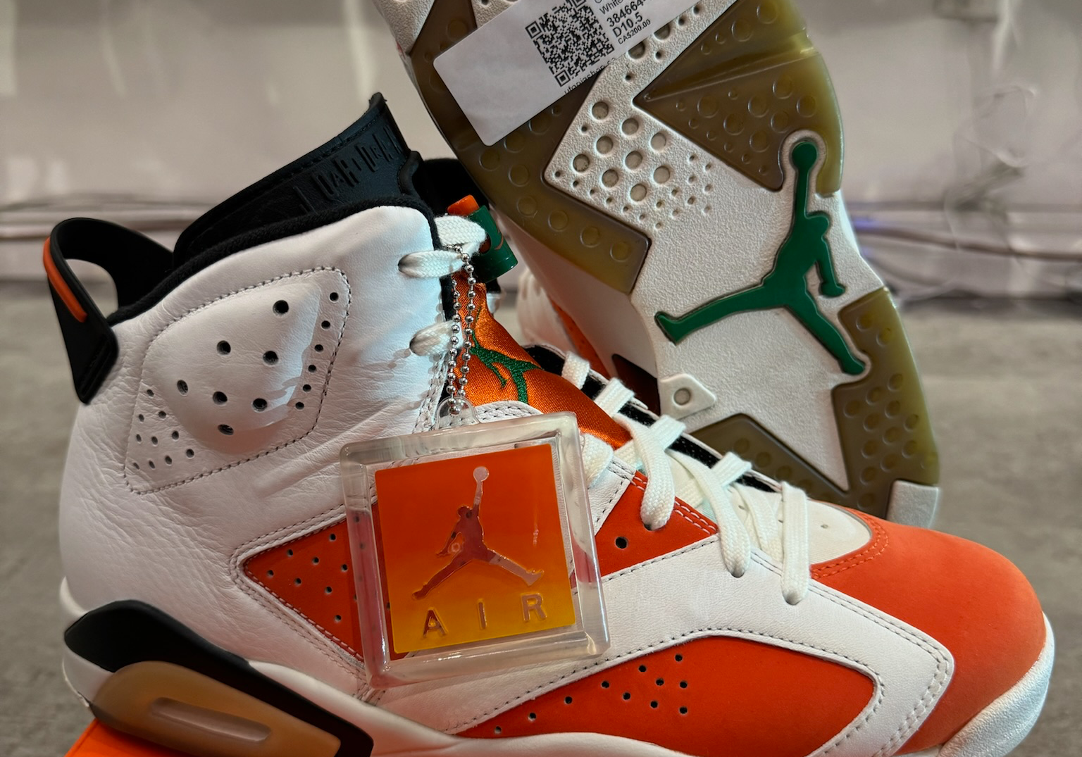 Jordan 6 Retro Gatorade Like Mike White (Preowned size 10.5)