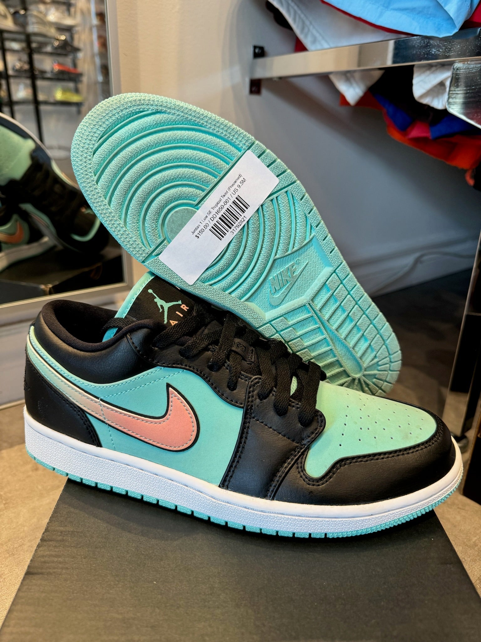 Jordan 1 Low SE Tropical Twist (Preowned)