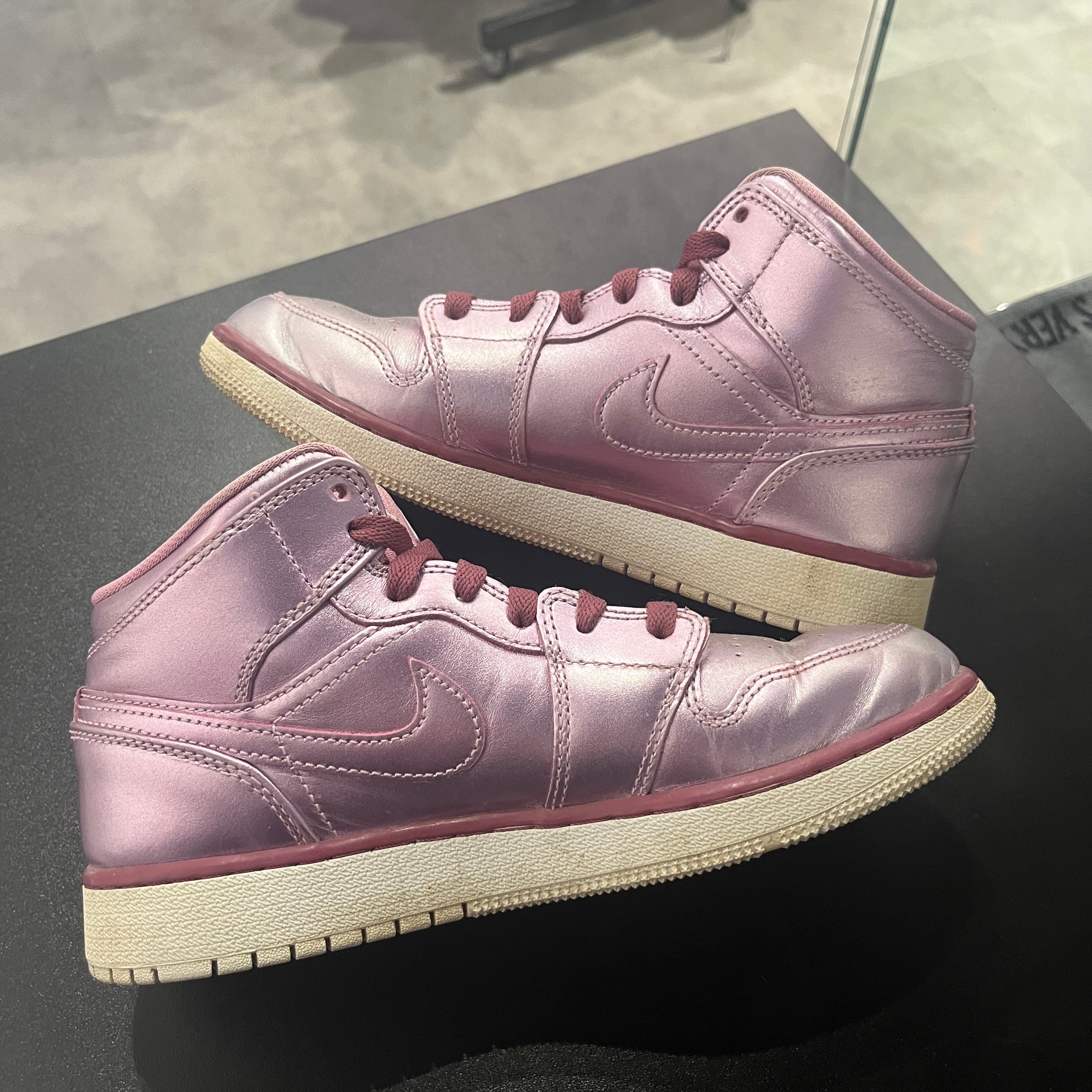 Jordan 1 Mid Pink Rose (GS) (Preowned)