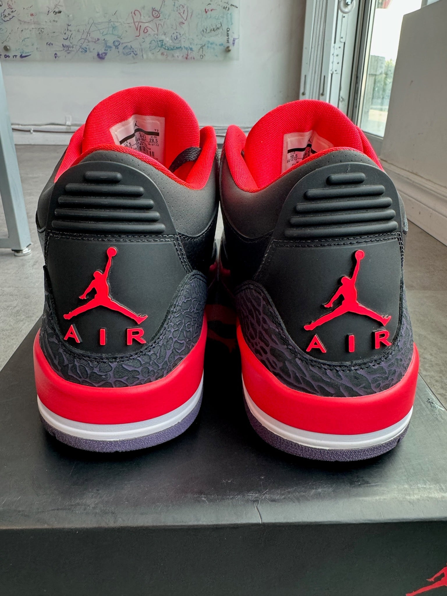 Jordan 3 Retro Crimson (Preowned Size 10.5)