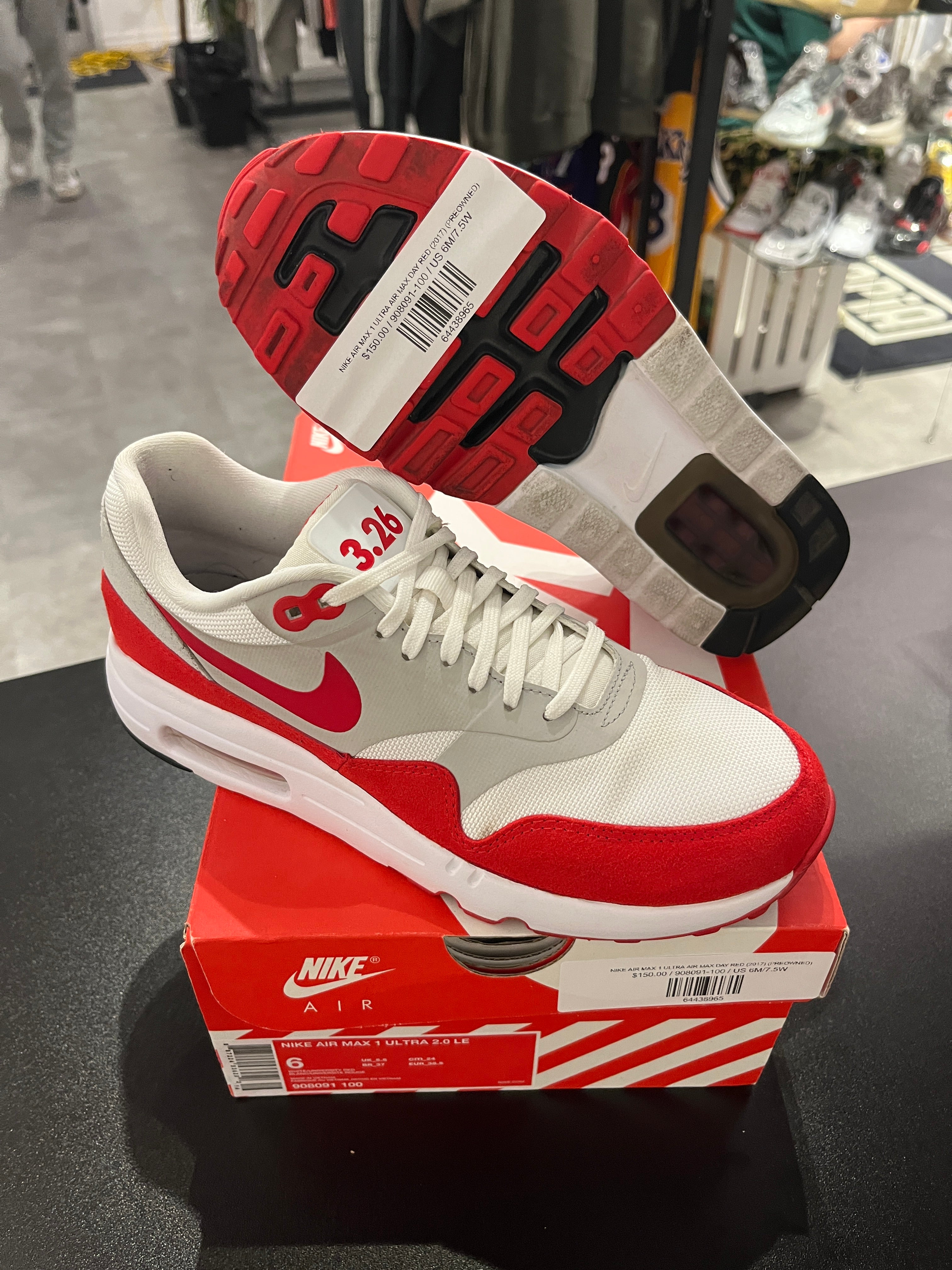 Nike cheap 3.26 red