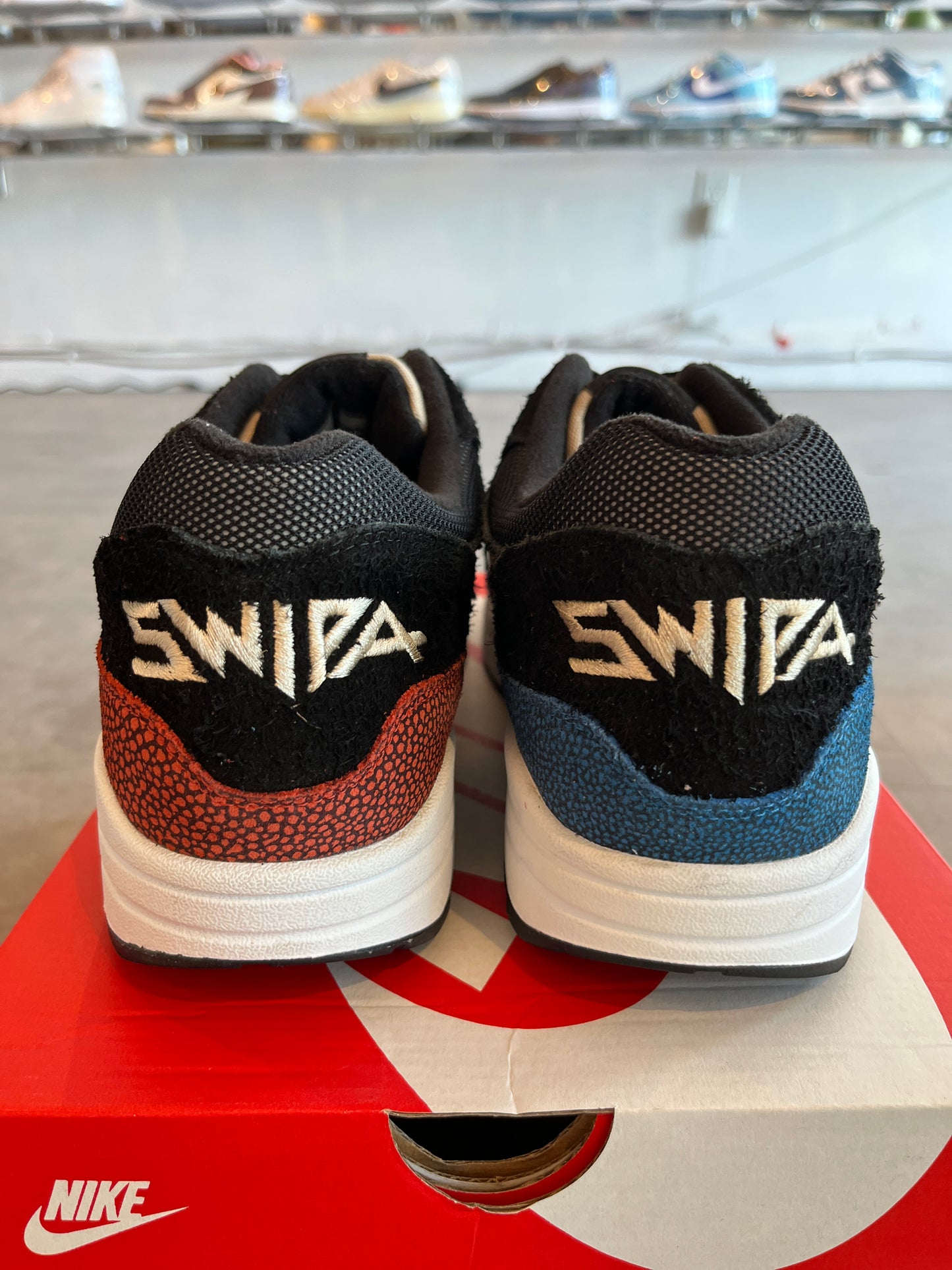 Nike Air Max 1 Swipa (Preowned)