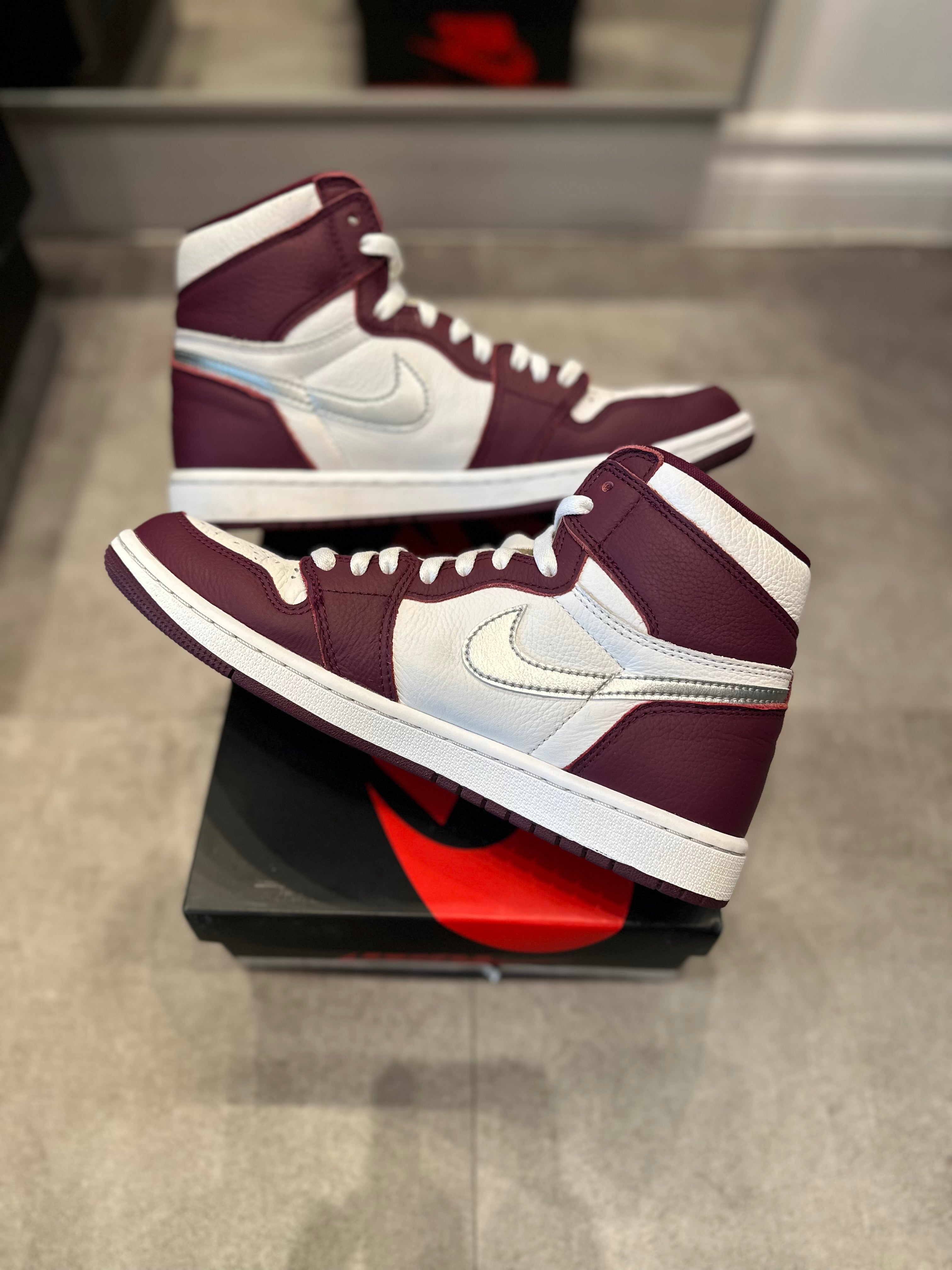 Jordan 1 Retro High Bordeaux (Preowned Size 8.5)