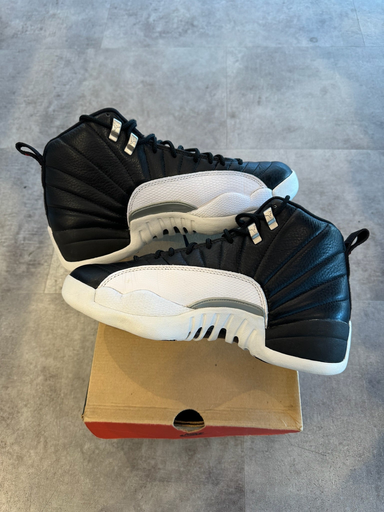 Jordan 12 OG Playoffs (1997) (Preowned)