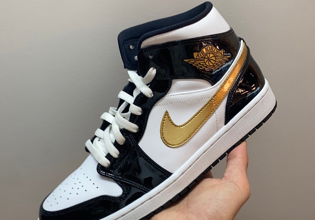 Jordan 1 Mid Patent Black White Gold (Preowned)