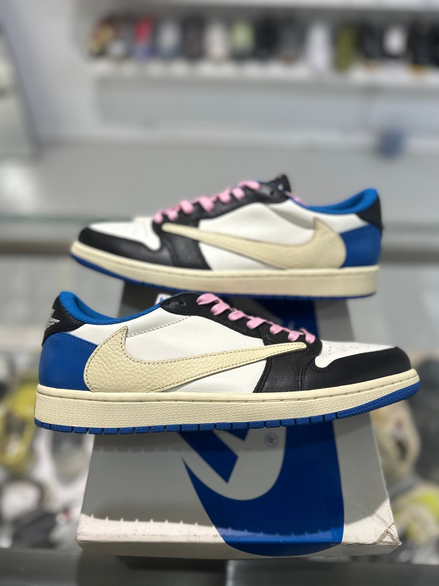 Jordan 1 Retro Low OG SP Fragment x Travis Scott, lightly used, US Men's 11 – photo 4 of 7