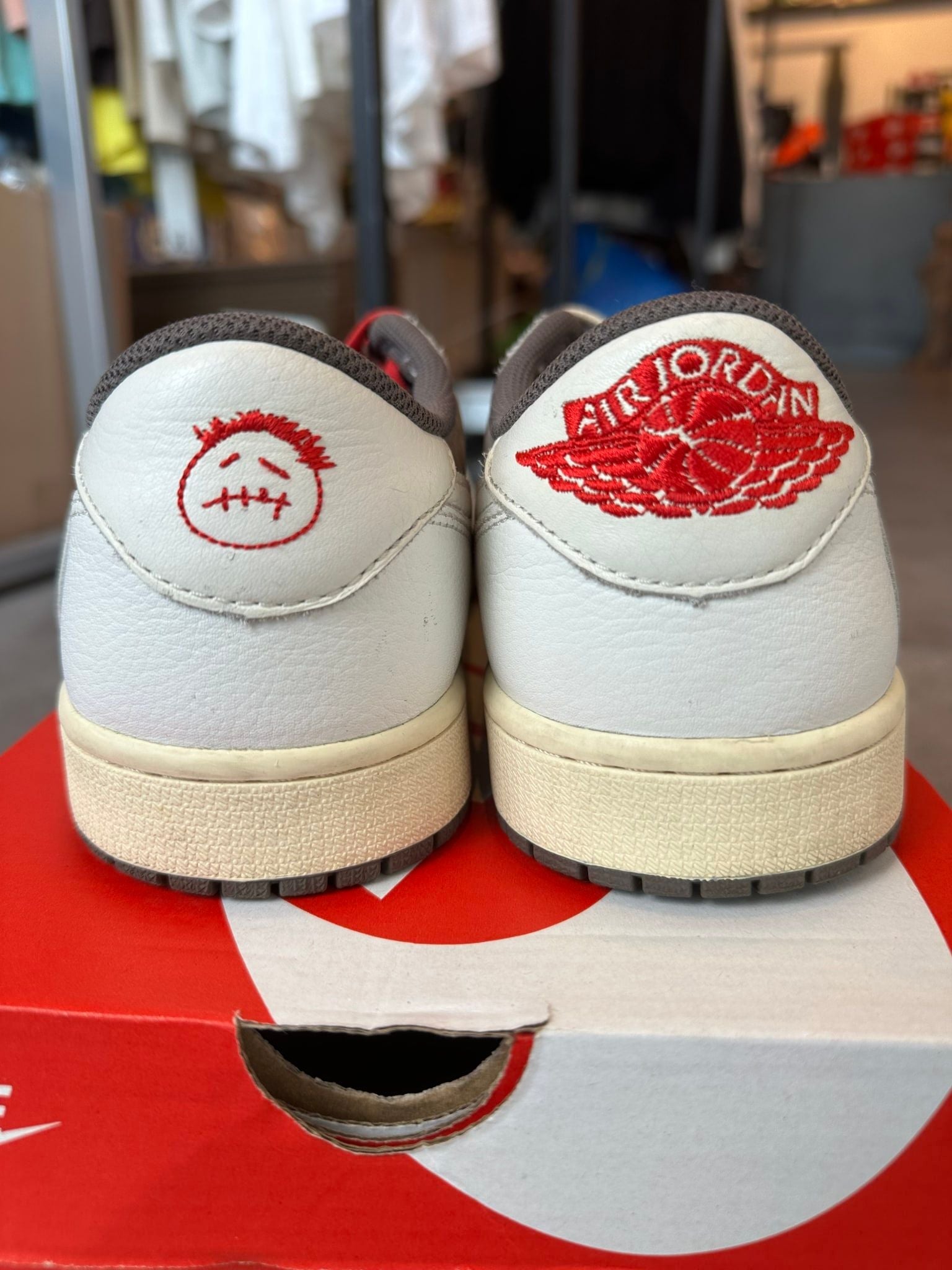 Jordan 1 Retro Low OG SP Travis Scott Reverse Mocha, pre-owned, US Men's 10 – photo 6 of 7