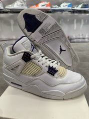 Jordan 4 Retro Metallic Purple, pre-owned, US Men's 8.5 – photo 2 of 7